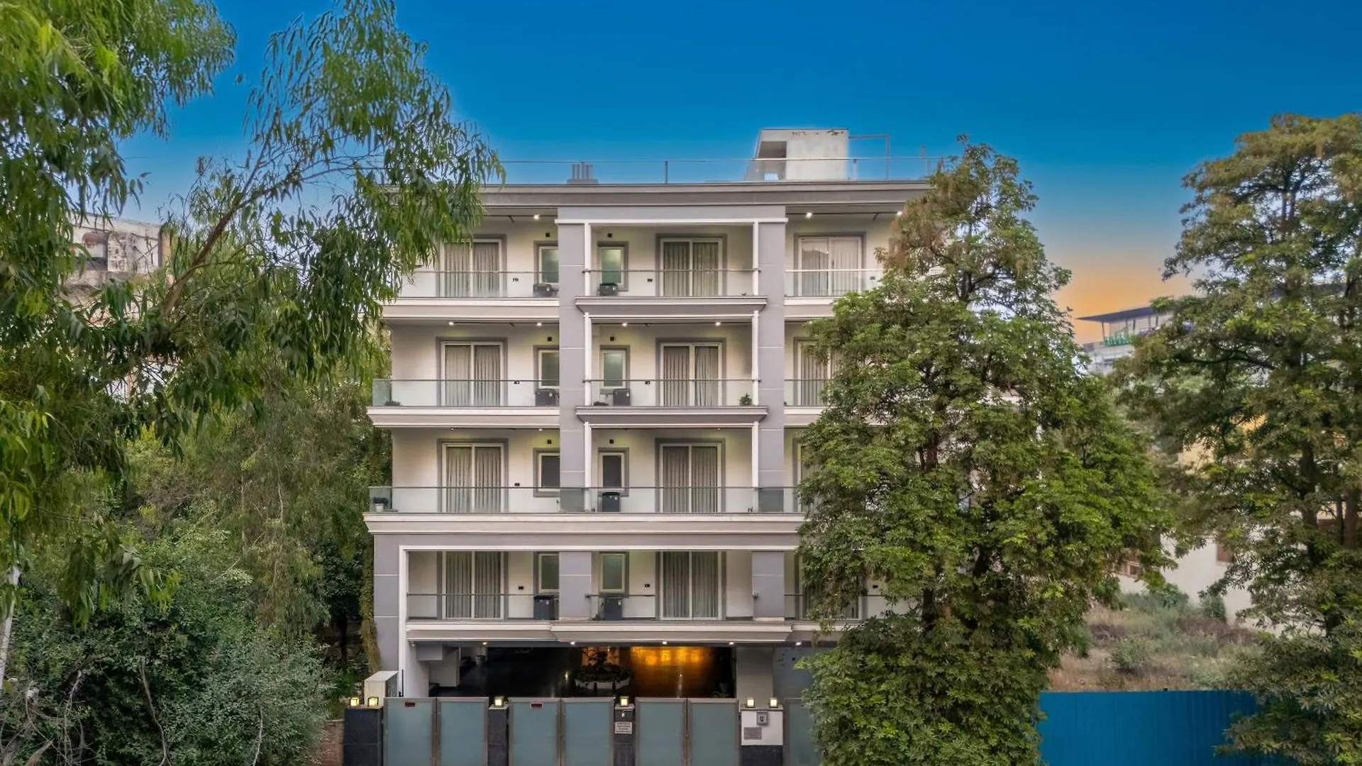 Bedchambers Luxurious Serviced Apartment In Gurgaon
