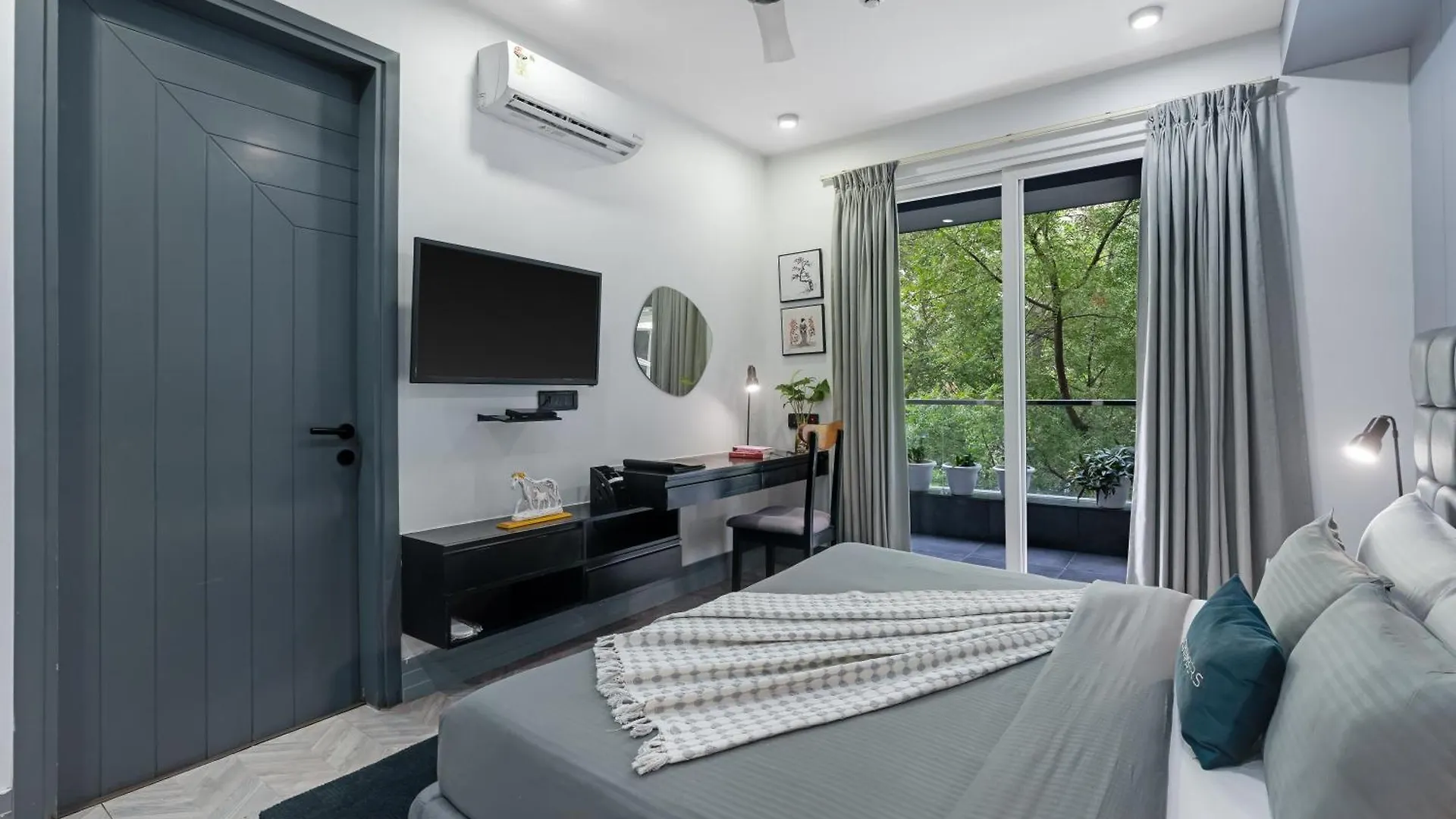 Bedchambers Luxurious Serviced Apartment In غورغاون الهند