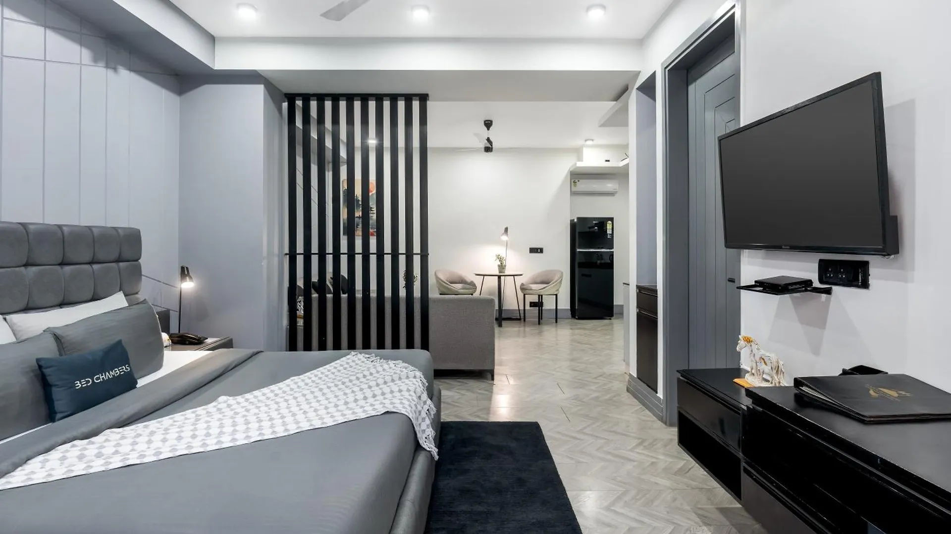 Bedchambers Luxurious Serviced Apartment In غورغاون