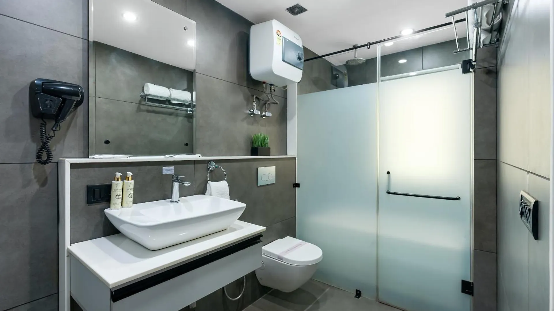 Bedchambers Luxurious Serviced Apartment In Gurgaon