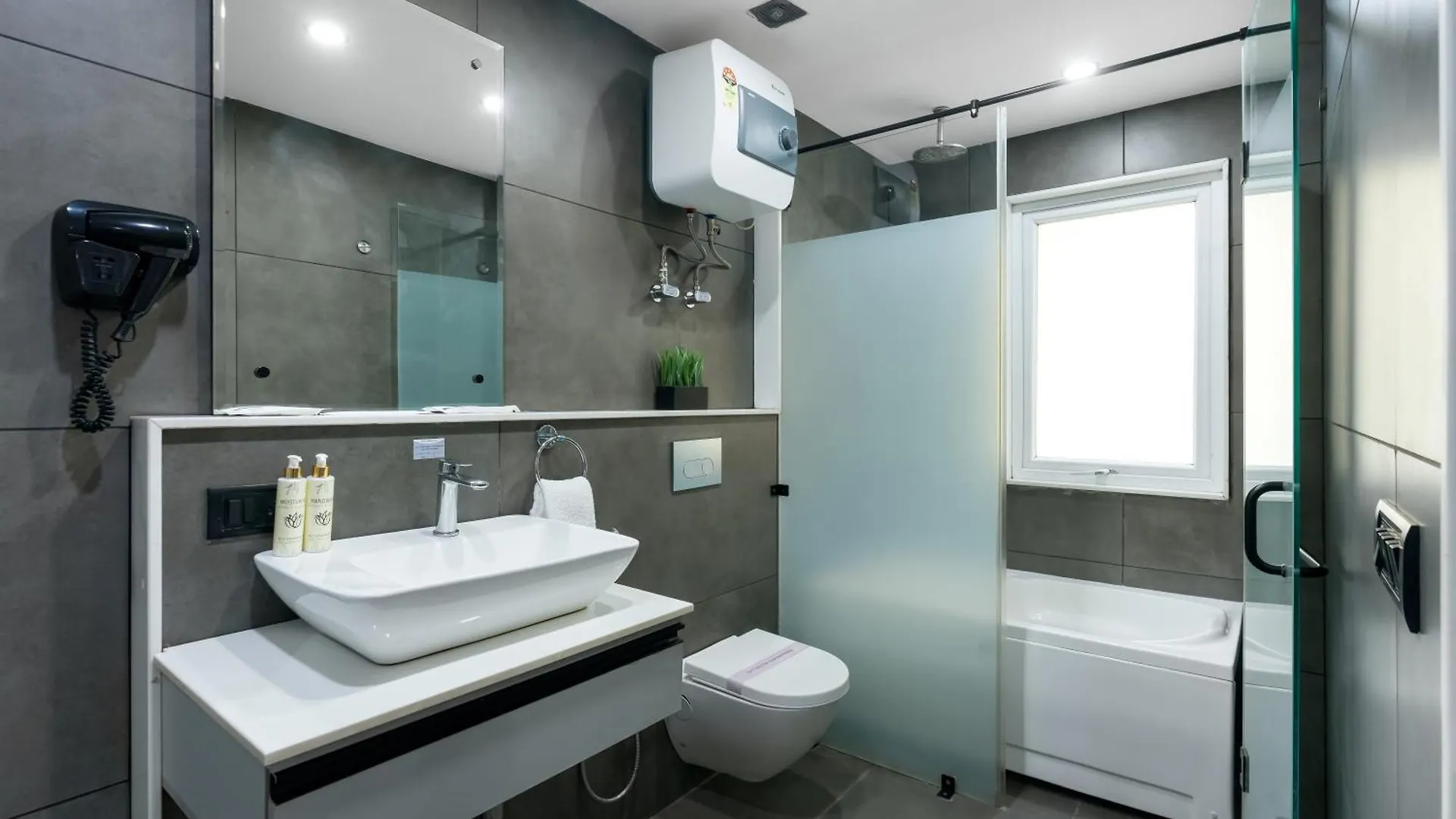 Bedchambers Luxurious Serviced Apartment In غورغاون