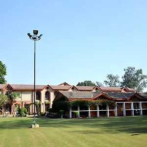 4* Resort Ashok Country